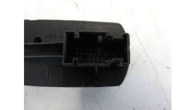 MANDO ELEVALUNAS DELANTERO IZQUIERDO OPEL CORSA D  - M.667806 / 13258521AA