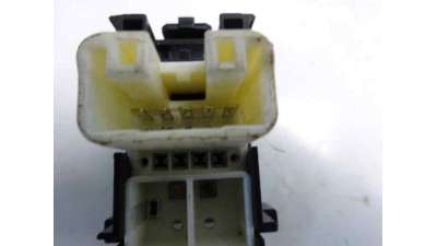 MANDO ELEVALUNAS DELANTERO DERECHO TOYOTA YARIS  - M.667845 / MANDO ELEVALUNAS DELANTERO DERECHO