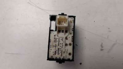 MANDO ELEVALUNAS DELANTERO DERECHO TOYOTA AURIS  - M.694412 / 848100D030