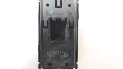 MANDO ELEVALUNAS TRASERO DERECHO OPEL ZAFIRA TOURER  - M.698931 / 13408452