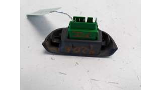 MANDO ELEVALUNAS DELANTERO DERECHO CITROEN C1  - M.700247 / 742310H010
