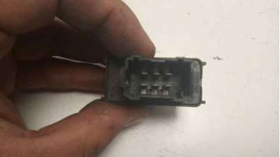 MANDO ELEVALUNAS DELANTERO DERECHO CITROEN C3  - M.702139 / 96657927ZD
