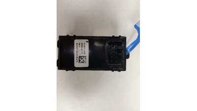 MANDO ELEVALUNAS DELANTERO DERECHO KIA CEED  - M.712975 / 4C25101000