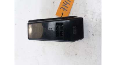 MANDO ELEVALUNAS DELANTERO DERECHO HYUNDAI COUPE  - M.714197 / 9358027000