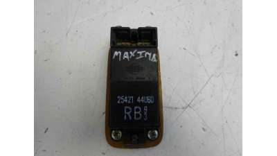 MANDO ELEVALUNAS DELANTERO DERECHO NISSAN MAXIMA QX  - M.714240 / 2542144U60
