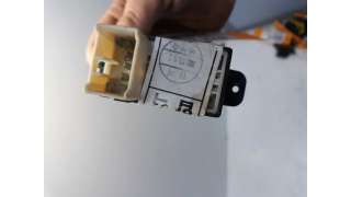 MANDO ELEVALUNAS TRASERO DERECHO HYUNDAI SANTA FE  - M.715521 / 935753C010