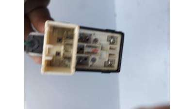 MANDO ELEVALUNAS TRASERO IZQUIERDO HYUNDAI SANTA FE  - M.715523 / 935753C010