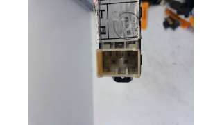 MANDO ELEVALUNAS TRASERO DERECHO HYUNDAI SANTA FE  - M.715550 / 935753C010
