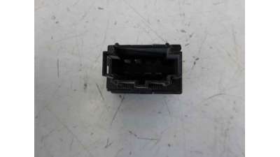 MANDO ELEVALUNAS DELANTERO IZQUIERDO VOLKSWAGEN GOLF III BERLINA  - M.716034 / MANDO ELEVALUNAS DELANTERO IZQUIERDO