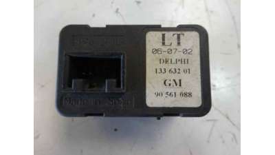 MANDO ELEVALUNAS DELANTERO IZQUIERDO OPEL CORSA C  - M.716714 / 90561088
