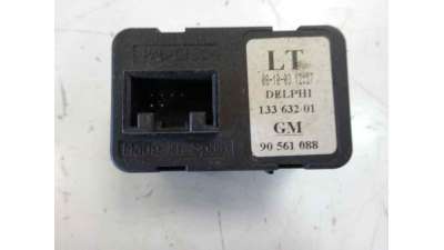 MANDO ELEVALUNAS DELANTERO IZQUIERDO OPEL CORSA C  - M.716718 / 90561088