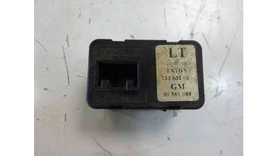 MANDO ELEVALUNAS DELANTERO IZQUIERDO OPEL CORSA C  - M.716724 / 90561088