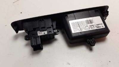 MANDO ELEVALUNAS TRASERO DERECHO NISSAN QASHQAI  - M.724748 / 25411BR00A