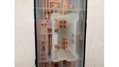 MANDO ELEVALUNAS DELANTERO DERECHO NISSAN QASHQAI  - M.728306 / 254114BA0A