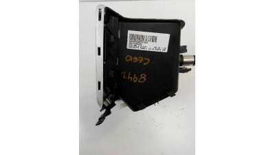 CENICERO KIA CEED  - M.757534 / A2A102772