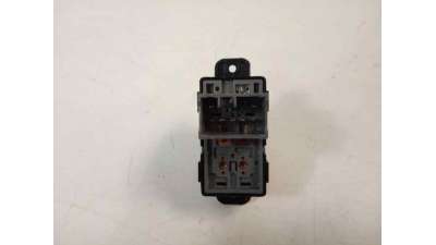 MANDO ELEVALUNAS TRASERO IZQUIERDO HYUNDAI I20  - M.766897 / 93580C7020
