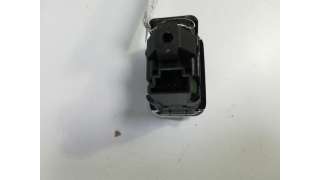 MANDO ELEVALUNAS TRASERO IZQUIERDO MERCEDES CLASE CLA  - M.770095 / A2049058102