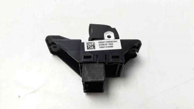 MANDO ELEVALUNAS TRASERO DERECHO KIA STONIC  - M.771657 / 93580H8000WK