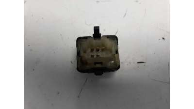 MANDO ELEVALUNAS DELANTERO DERECHO VOLKSWAGEN VENTO  - M.773999 / 1H0959855C
