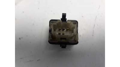 MANDO ELEVALUNAS TRASERO DERECHO VOLKSWAGEN VENTO  - M.774001 / 1H0959855C