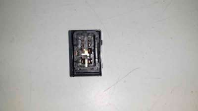 MANDO ELEVALUNAS TRASERO IZQUIERDO KIA SPORTAGE  - M.798882 / 935801F010