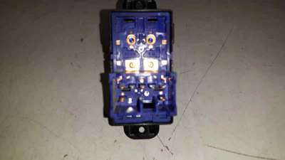 MANDO ELEVALUNAS DELANTERO DERECHO KIA RIO  - M.800155 / 935751W010
