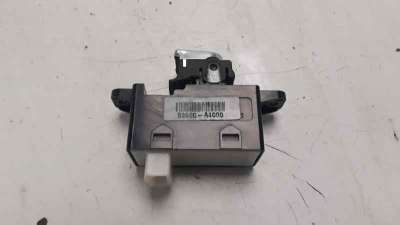 MANDO ELEVALUNAS TRASERO IZQUIERDO KIA CARENS  - M.819110 / 93580A4000CA