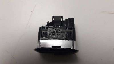 MANDO ELEVALUNAS DELANTERO DERECHO MERCEDES CLASE CLA  - M.822578 / A2049058102
