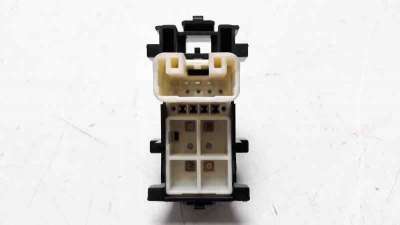 MANDO ELEVALUNAS DELANTERO DERECHO TOYOTA AURIS TOURING SPORTS  - M.893931 / 8292Y39