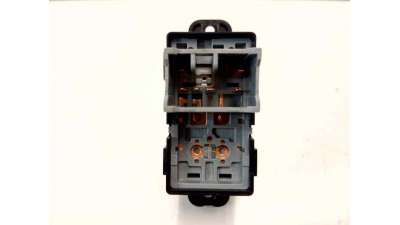 MANDO ELEVALUNAS TRASERO DERECHO SSANGYONG TIVOLI  - M.901940 / 8585035000