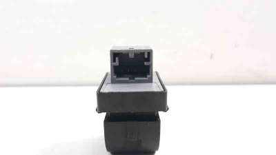 MANDO ELEVALUNAS DELANTERO DERECHO AUDI A4 AVANT  - M.916621 / 8E0959855