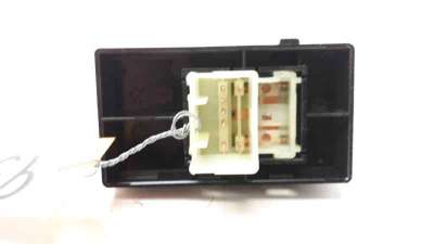MANDO ELEVALUNAS TRASERO DERECHO KIA CEED  - M.935768 / 40B5221500