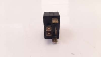 MANDO ELEVALUNAS DELANTERO DERECHO SEAT CORDOBA BERLINA  - M.1066920 / 6H0959855A
