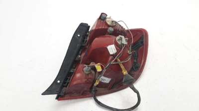 PILOTO TRASERO IZQUIERDO HYUNDAI ACCENT  - M.1064826 / 92401257