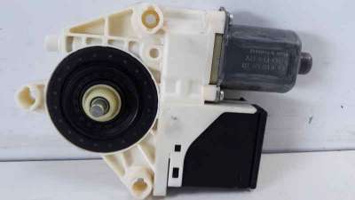 MOTOR ELEVALUNAS TRASERO DERECHO RENAULT MEGANE III BERLINA 5 P  - M.715145 / 827306548R