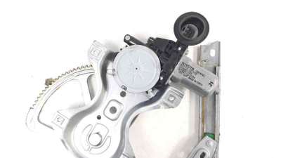 ELEVALUNAS DELANTERO DERECHO TOYOTA YARIS  - M.825867 / AV2621002331