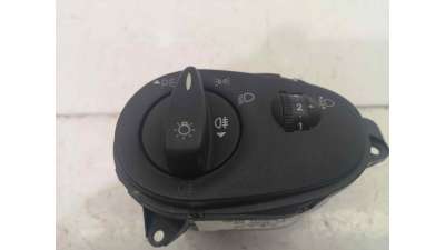 MANDO LUCES FORD FOCUS BERLINA DE 1998 - D.503760 / 04052524