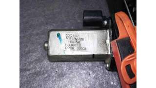 ELEVALUNAS DELANTERO DERECHO FIAT GRANDE PUNTO 1.3 16V JTD (90 CV) DE 2005 - D.1513102 / 51786728