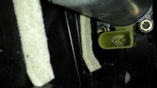 ELEVALUNAS DELANTERO DERECHO FORD FIESTA 1.4 16V (80 CV) DE 2004 - D.2526200 / 2S61A203A28DN