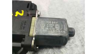 ELEVALUNAS TRASERO IZQUIERDO VOLKSWAGEN POLO 1.4 FSI (86 CV) DE 2009 - D.2561485 / 6R0959811F