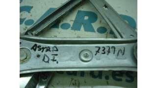ELEVALUNAS DELANTERO IZQUIERDO OPEL ASTRA H BERLINA 1.7 16V CDTI (101 CV) DE 2004 - D.2873267 / 93178695