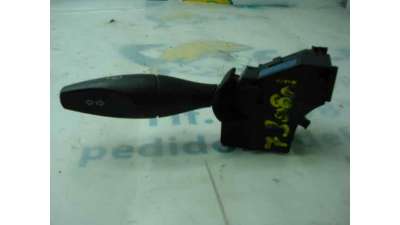 MANDO INTERMITENTES FORD FIESTA 1.4 16V (80 CV) DE 2001 - D.2884013 / 1S7T13335AE