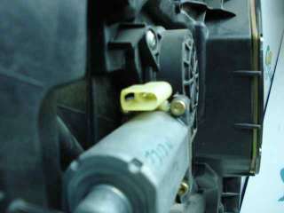 ELEVALUNAS DELANTERO IZQUIERDO FORD FIESTA 1.4 16V (80 CV) DE 2001 - D.2884055 / 1567723