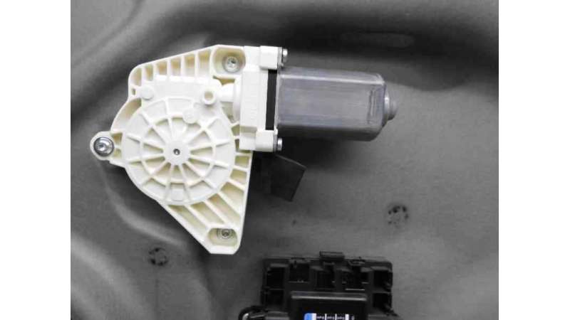 ELEVALUNAS TRASERO DERECHO MERCEDES CLASE A 2.0 CDI (109 CV) DE 2006 - D.3084086 ELEVALUNAS TRASERO DERECHO MERCEDES CLASE A 2.0 CDI (109 CV) DE 2006 - D.3084086