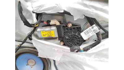 ELEVALUNAS DELANTERO DERECHO KIA CERATO 1.6 (105 CV) DE 2004 - D.3131960