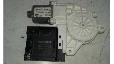 MOTOR ELEVALUNAS DELANTERO DERECHO VOLKSWAGEN JETTA 1.9 TDI (105 CV) DE 2007 - D.3218473 / 1K0959792L