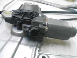ELEVALUNAS DELANTERO DERECHO RENAULT CLIO III 1.4 16V (98 CV) DE 2006 - D.3250399 / 400861D