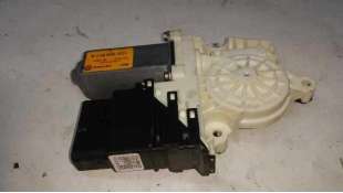 MOTOR ELEVALUNAS TRASERO IZQUIERDO VOLKSWAGEN GOLF IV VARIANT 1.6 16V (105 CV) DE 1999 - D.3261192 2