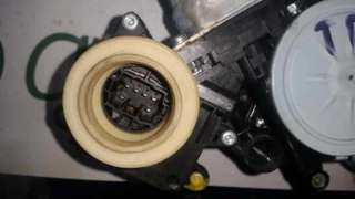 ELEVALUNAS TRASERO DERECHO TOYOTA COROLLA VERSO 1.8 16V (129 CV) DE 2006 - D.3319437 / 997250102
