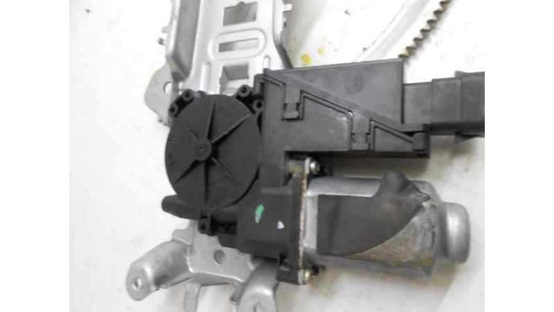 ELEVALUNAS DELANTERO DERECHO OPEL CORSA C 1.0 12V (60 CV) DE 2004 - D.3324809 ELEVALUNAS DELANTERO DERECHO OPEL CORSA C 1.0 12V (60 CV) DE 2004 - D.3324809